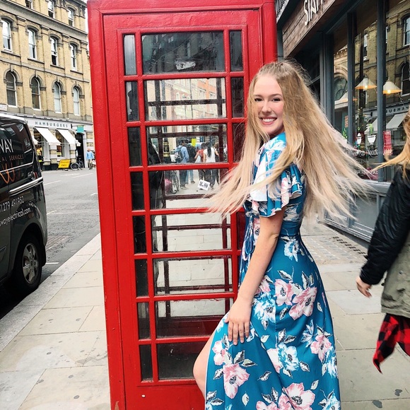 Meet your Posher, Amelia - Picture 3 of 5